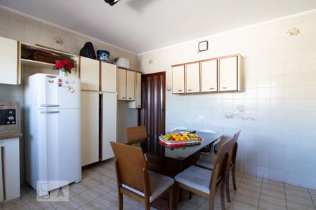 Casa à venda com 200m², 3 quartos e 2 vagasCozinha