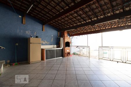 Casa à venda com 200m², 3 quartos e 2 vagasQuintal