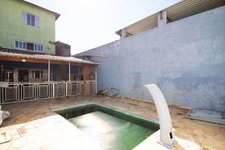 Casa à venda com 200m², 3 quartos e 2 vagasPiscina