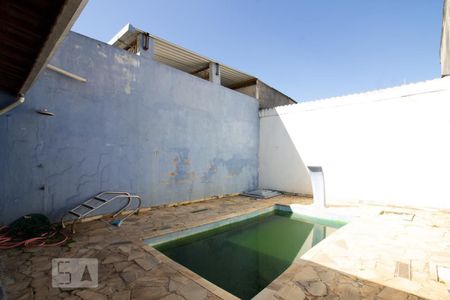 Casa à venda com 200m², 3 quartos e 2 vagasPiscina