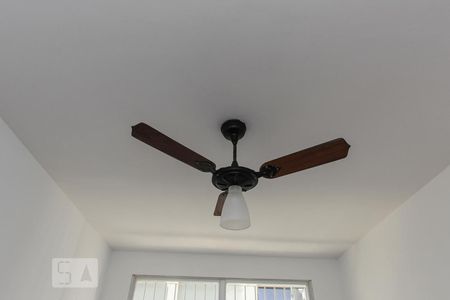 Sala de apartamento para alugar com 2 quartos, 60m² em Santo Antônio, Belo Horizonte