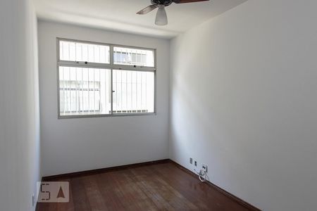 Sala de apartamento para alugar com 2 quartos, 60m² em Santo Antônio, Belo Horizonte