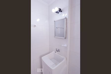 Banheiro de kitnet/studio à venda com 1 quarto, 20m² em Água Branca, São Paulo