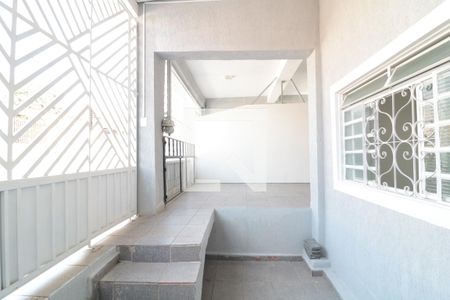 Casa para alugar com 80m², 2 quartos e 1 vagaQuintal