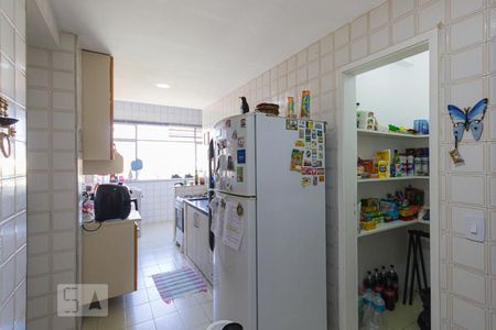 Apartamento à venda com 184m², 3 quartos e 2 vagas Apartamento à venda com 184m², 3 quartos e 2 vagasCozinha/Despensa