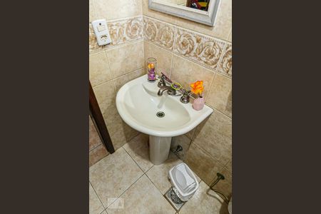 Casa de condomínio à venda com 150m², 3 quartos e 1 vagaBanheiro 2