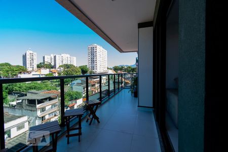 Apartamento à venda com 78m², 3 quartos e 1 vaga Apartamento à venda com 78m², 3 quartos e 1 vagaVaranda