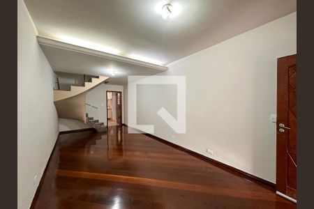 Sala de casa à venda com 2 quartos, 75m² em Jardim Aeroporto, São Paulo