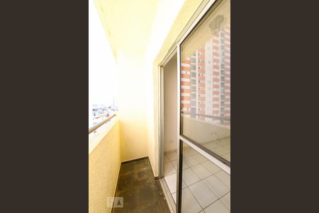 Sacada da Sala de apartamento à venda com 3 quartos, 64m² em Jardim Flor da Montanha, Guarulhos