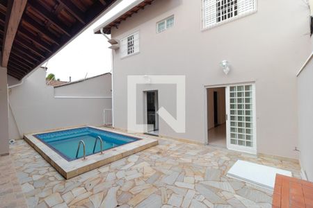 Casa para alugar com 166m², 3 quartos e 4 vagas Casa para alugar com 166m², 3 quartos e 4 vagasPiscina