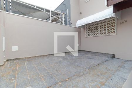 Casa para alugar com 166m², 3 quartos e 4 vagas Casa para alugar com 166m², 3 quartos e 4 vagasQuintal Frente
