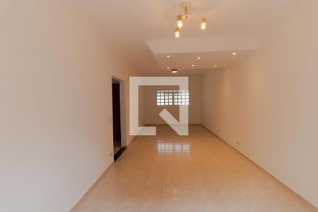Casa para alugar com 166m², 3 quartos e 4 vagas Casa para alugar com 166m², 3 quartos e 4 vagasSalas