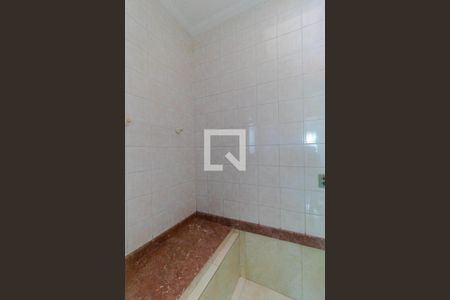Casa para alugar com 166m², 3 quartos e 4 vagas Casa para alugar com 166m², 3 quartos e 4 vagasBanheiro da Suíte