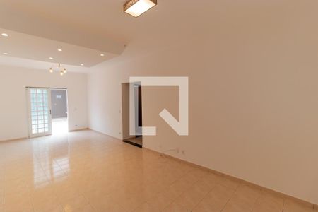 Casa para alugar com 166m², 3 quartos e 4 vagas Casa para alugar com 166m², 3 quartos e 4 vagasSalas