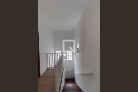 Casa para alugar com 166m², 3 quartos e 4 vagas Casa para alugar com 166m², 3 quartos e 4 vagasHall Íntimo