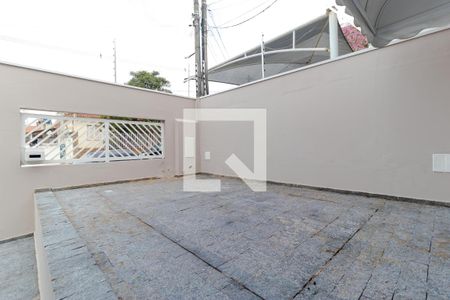 Casa para alugar com 166m², 3 quartos e 4 vagas Casa para alugar com 166m², 3 quartos e 4 vagasQuintal Frente