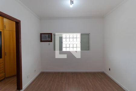 Casa para alugar com 166m², 3 quartos e 4 vagas Casa para alugar com 166m², 3 quartos e 4 vagasSuíte