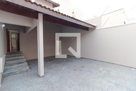 Casa para alugar com 166m², 3 quartos e 4 vagas Casa para alugar com 166m², 3 quartos e 4 vagasQuintal Frente