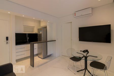 Sala de kitnet/studio para alugar com 1 quarto, 37m² em Moema, São Paulo