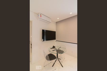 Sala de kitnet/studio para alugar com 1 quarto, 37m² em Moema, São Paulo