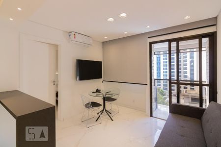 Sala de kitnet/studio para alugar com 1 quarto, 37m² em Moema, São Paulo