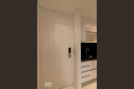 Entrada de kitnet/studio para alugar com 1 quarto, 37m² em Moema, São Paulo