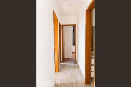 Corredor de apartamento à venda com 3 quartos, 85m² em Planalto, Belo Horizonte