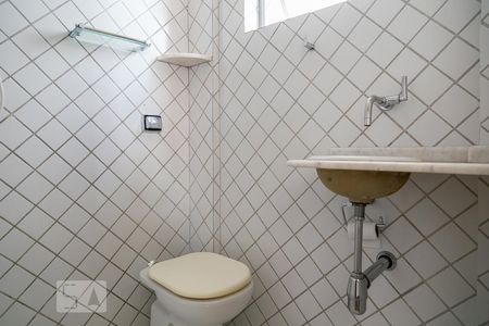 Banheiro de kitnet/studio para alugar com 1 quarto, 30m² em Bela Vista, São Paulo