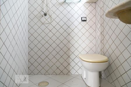 Banheiro de kitnet/studio para alugar com 1 quarto, 30m² em Bela Vista, São Paulo