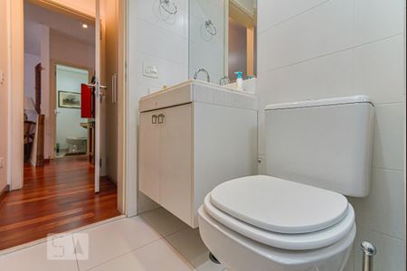 Apartamento à venda com 95m², 2 quartos e 2 vagas Apartamento à venda com 95m², 2 quartos e 2 vagasBanheiro da Suite 1