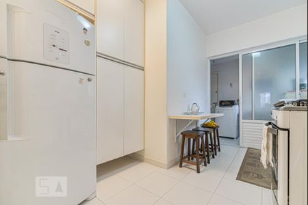 Apartamento à venda com 95m², 2 quartos e 2 vagas Apartamento à venda com 95m², 2 quartos e 2 vagasCozinha