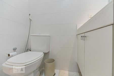 Apartamento à venda com 95m², 2 quartos e 2 vagas Apartamento à venda com 95m², 2 quartos e 2 vagasBanheiro da Suite 2