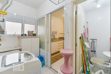 Apartamento à venda com 95m², 2 quartos e 2 vagas Apartamento à venda com 95m², 2 quartos e 2 vagasÁrea de Serviço