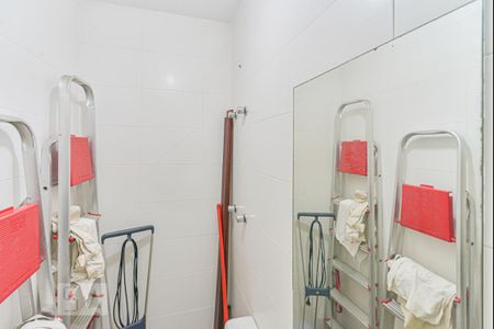 Apartamento à venda com 95m², 2 quartos e 2 vagas Apartamento à venda com 95m², 2 quartos e 2 vagasBanheiro de Serviço