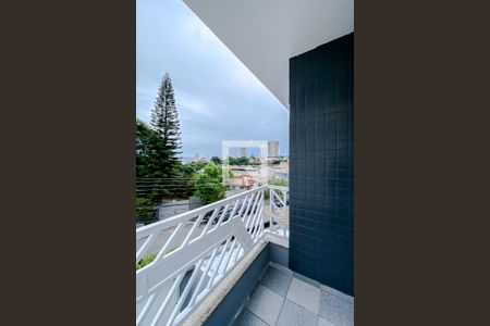 Casa à venda com 300m², 4 quartos e 4 vagas Casa à venda com 300m², 4 quartos e 4 vagasvaranda