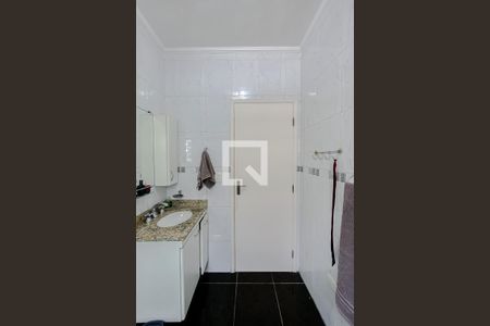 Casa à venda com 300m², 4 quartos e 4 vagas Casa à venda com 300m², 4 quartos e 4 vagasBanheiro