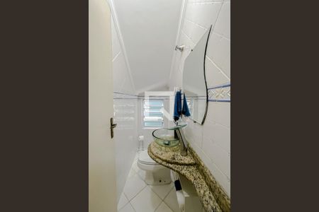 Casa à venda com 300m², 4 quartos e 4 vagas Casa à venda com 300m², 4 quartos e 4 vagasBanheiro