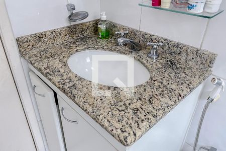Casa à venda com 300m², 4 quartos e 4 vagas Casa à venda com 300m², 4 quartos e 4 vagasBanheiro