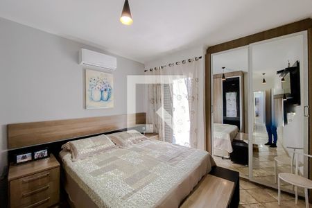 Casa à venda com 300m², 4 quartos e 4 vagas Casa à venda com 300m², 4 quartos e 4 vagasQuarto
