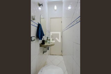 Casa à venda com 300m², 4 quartos e 4 vagas Casa à venda com 300m², 4 quartos e 4 vagasBanheiro