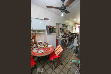 Apartamento à venda com 95m², 2 quartos e 1 vagaCozinha - Armários