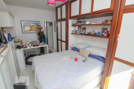 Apartamento à venda com 95m², 2 quartos e 1 vagaQuarto 2