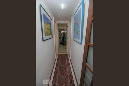 Apartamento à venda com 95m², 2 quartos e 1 vagaCorredor