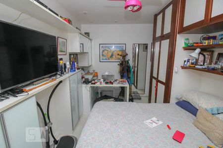 Apartamento à venda com 95m², 2 quartos e 1 vagaQuarto 2