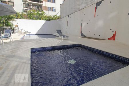 Apartamento à venda com 95m², 2 quartos e 1 vagaÁrea comum - Piscina
