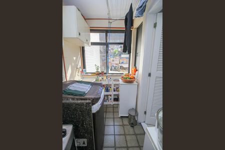 Apartamento à venda com 95m², 2 quartos e 1 vagaÁrea de Serviço