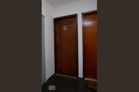 Hall de Entrada de apartamento para alugar com 2 quartos, 55m² em Jardim Guadalajara, Sorocaba
