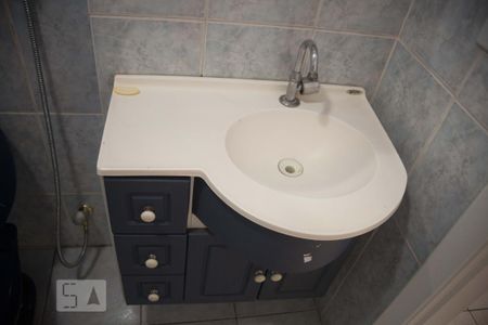 Casa para alugar com 80m², 2 quartos e sem vaga Casa para alugar com 80m², 2 quartos e sem vagaBanheiro social