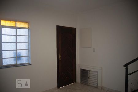 Sala de casa para alugar com 2 quartos, 80m² em Vila Bertioga, São Paulo