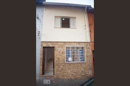 Casa para alugar com 80m², 2 quartos e sem vaga Casa para alugar com 80m², 2 quartos e sem vagaFachada